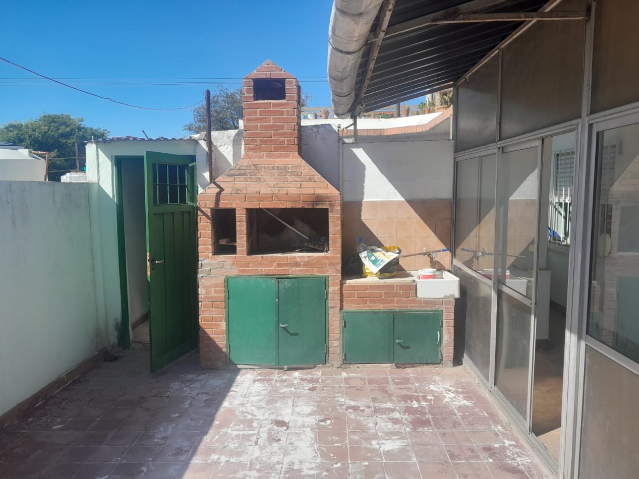 ALTA CORDOBA - Departamento Amplio Tres Dorm. con Patio y Galeria Sin Expensas