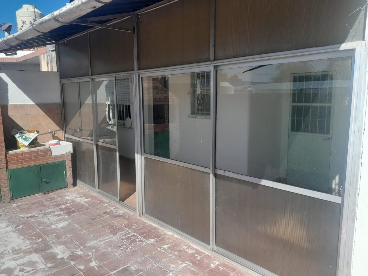 ALTA CORDOBA - Departamento Amplio Tres Dorm. con Patio y Galeria Sin Expensas