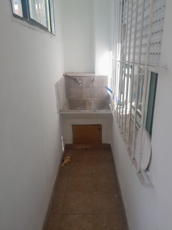 ALTA CORDOBA - Departamento Amplio Tres Dorm. con Patio y Galeria Sin Expensas