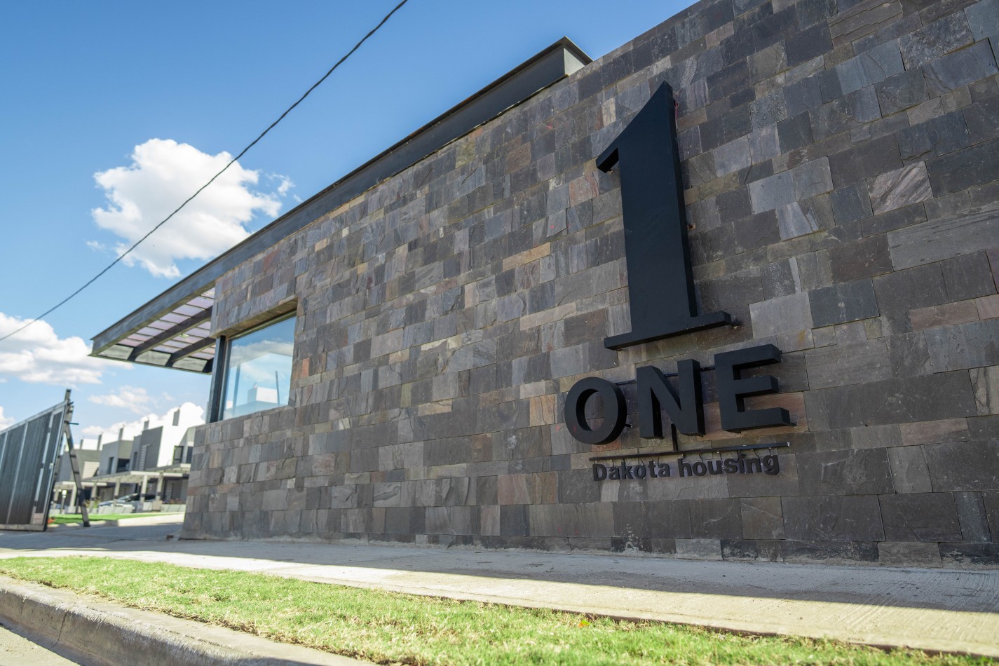 ONE Dakota Housing salida a Carlos Paz antes del peaje casas de 3 dormitorios a estrenar seguridad 24hs cochera cubierta doble con amenities. FINANCIACION