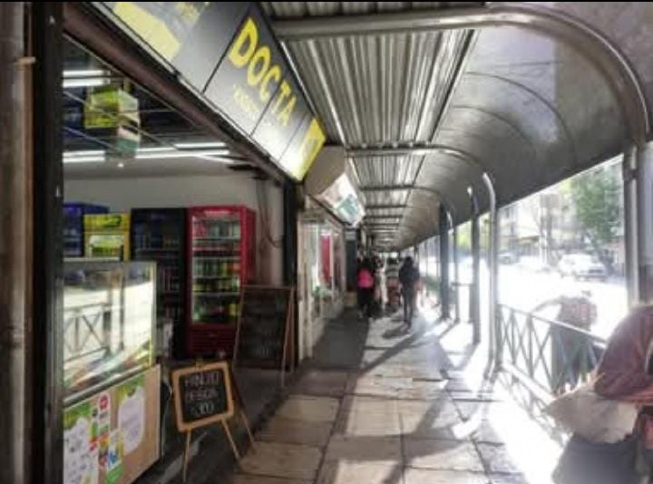 Centro Colon 145 Entre Gral Paz y Rivera Indarte 164 m de Superficie