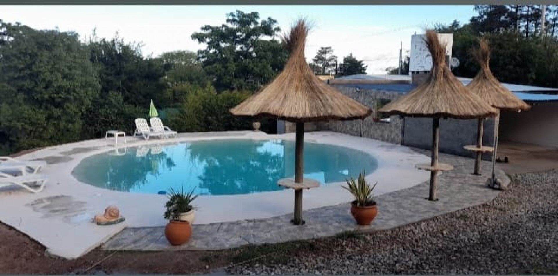 Complejo/Parador Sobre Camino del Cuadrado Ubicacion Unica Parque Pileta Locales y Dptos proximo a Rio Ceballos