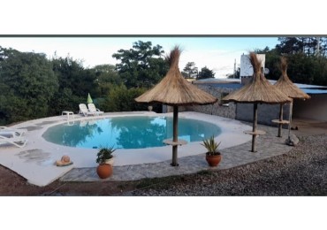 Complejo/Parador Sobre Camino del Cuadrado Ubicacion Unica Parque Pileta Locales y Dptos proximo a Rio Ceballos